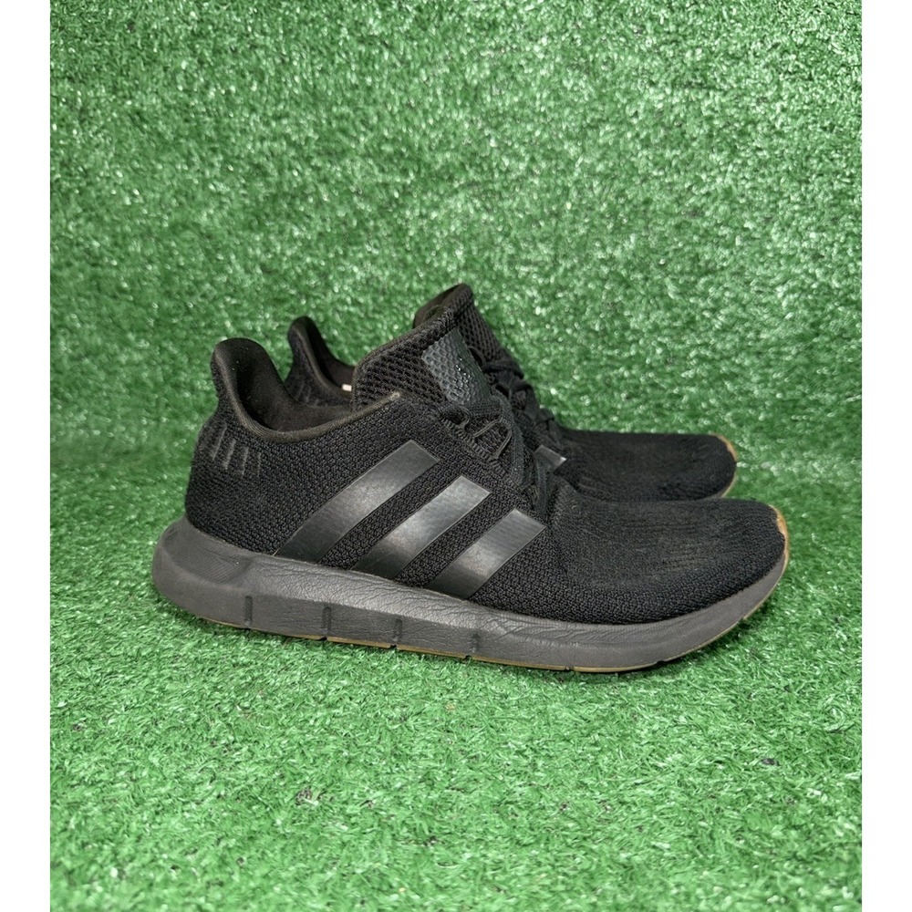 Adidas Swift Run Womens Size 7 Black Gum Running Shoes Athletic Sneakers